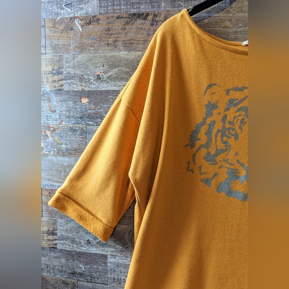 12 pm by Mon Ami Mustard Yellow Tunic With Tiger - Picture 4 of 14